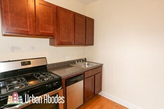 3721 N Pine Grove Ave, Unit J08W in Chicago, IL - Building Photo - Building Photo