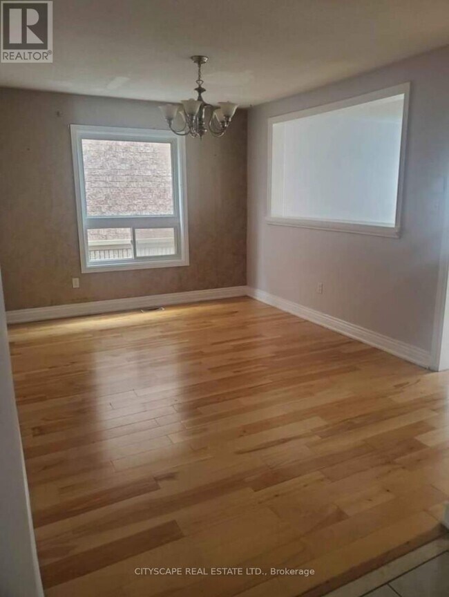 34 Dunure Crescent in Brampton, ON - Building Photo - Building Photo