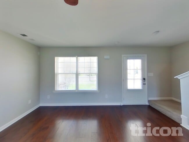 323 Stratford Park Blvd in Gallatin, TN - Building Photo - Building Photo