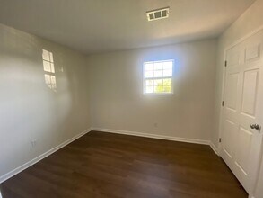 3901 Lindbergh Dr-Unit -#4 in Jonesboro, AR - Foto de edificio - Building Photo