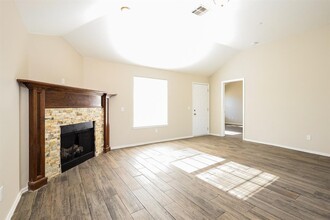 266 Cambridge Dr in Midwest City, OK - Building Photo - Building Photo