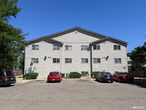 The Maples Apartments in Greeley, CO - Foto de edificio - Building Photo