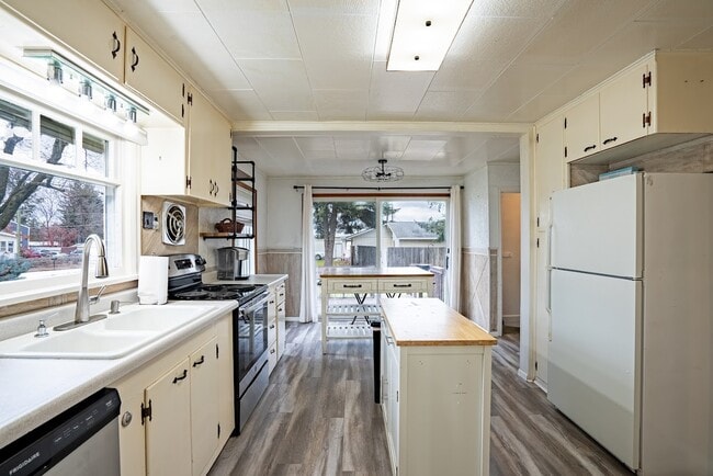 419 S Tschirley Rd in Spokane Valley, WA - Building Photo - Building Photo
