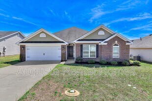 2562 Inverness Dr in Hephzibah, GA - Building Photo