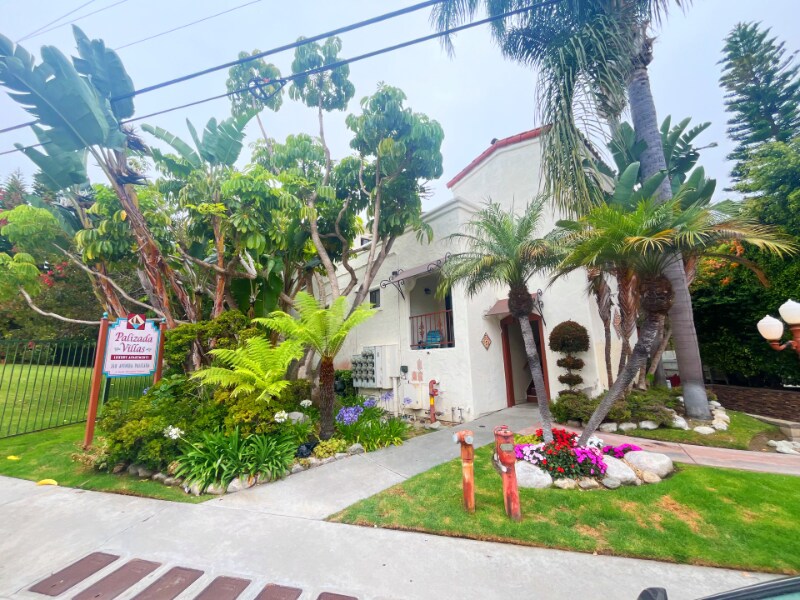 248 W Avenida Palizada in San Clemente, CA - Building Photo