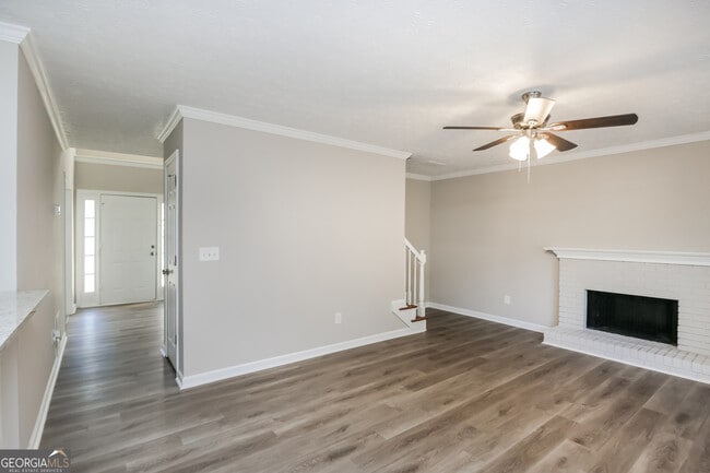 911 Rolling Meadows Dr in Loganville, GA - Building Photo - Building Photo