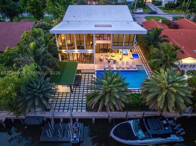property at 521 Holiday Dr