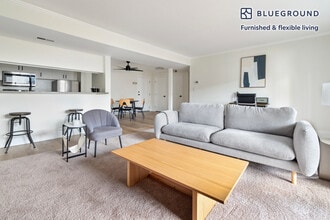 141 Wellesley Cres, Unit FL3-ID1892 in Redwood City, CA - Foto de edificio - Building Photo