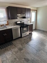 15 Davenport St, Unit Duplex in Springfield, MA - Building Photo - Building Photo
