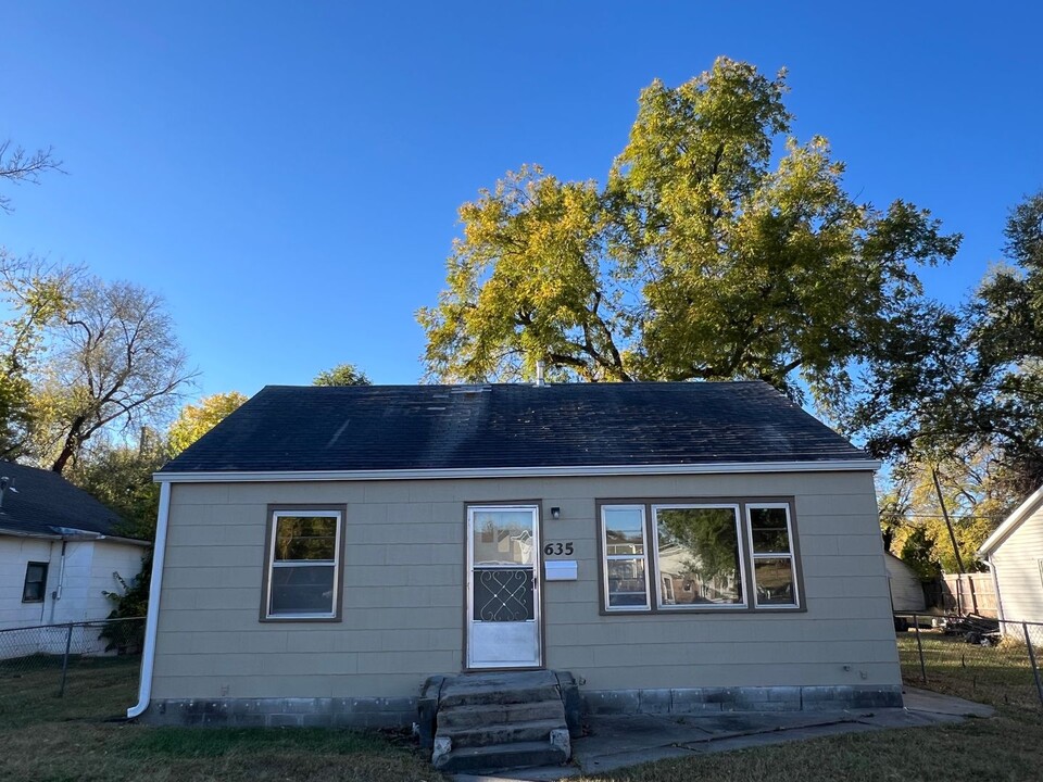 635 W 9th St in Junction City, KS - Building Photo