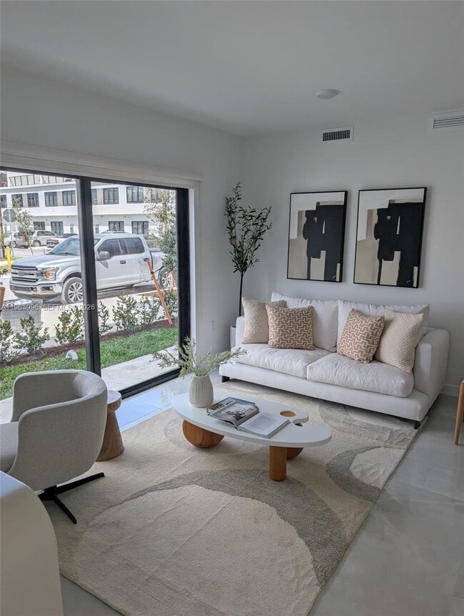 14585 SW 262nd St in Naranja, FL - Building Photo - Building Photo