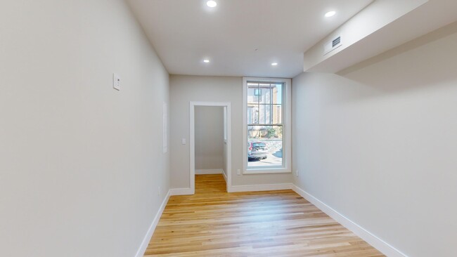 145 Sutherland Rd, Unit 1 in Boston, MA - Foto de edificio - Building Photo