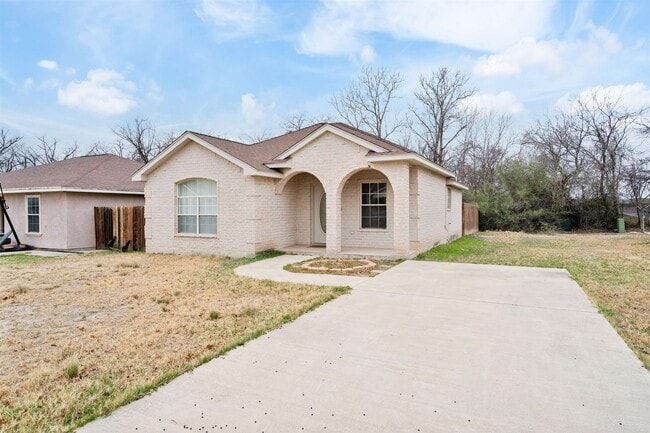 104 Richard's Court in Del Rio, TX - Building Photo - Building Photo