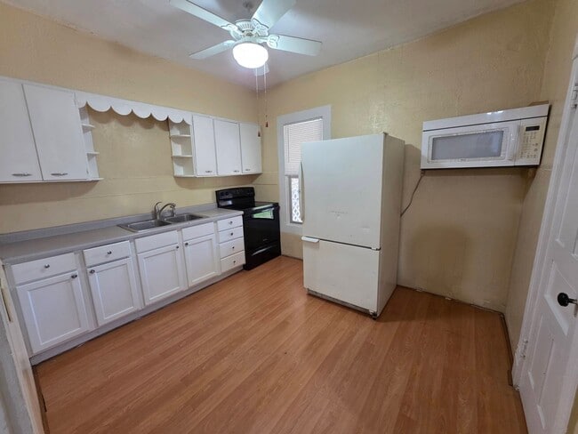 1614 5th Ave, Unit 1614 5TH AVE