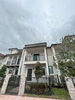 8324 NW 43rd St in Doral, FL - Building Photo