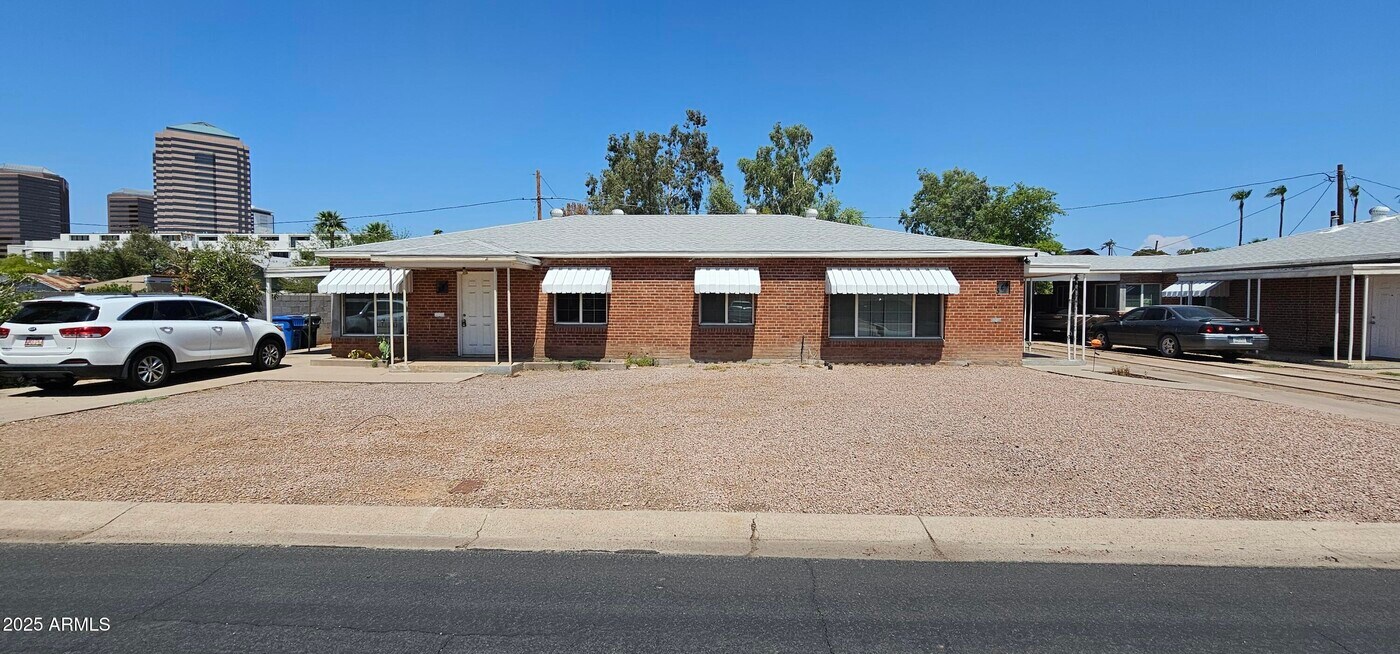 340 E Virginia Cir in Phoenix, AZ - Building Photo