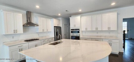 3105 Aviator Ave in Marlboro, NJ - Building Photo - Building Photo