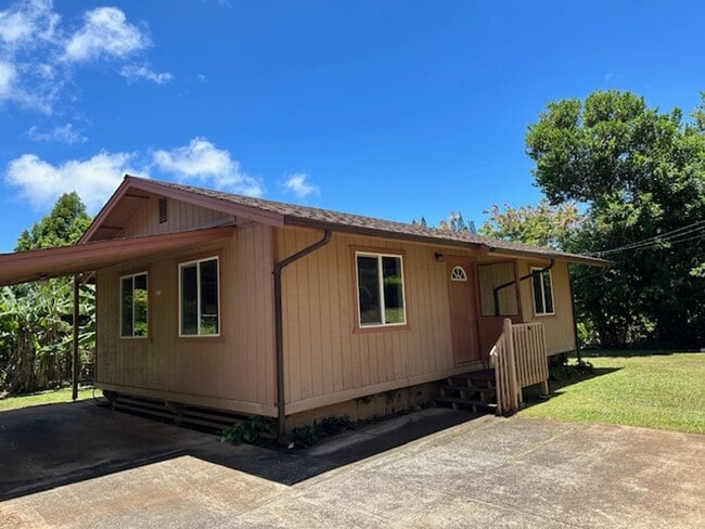 property at 470 W Kuiaha Rd