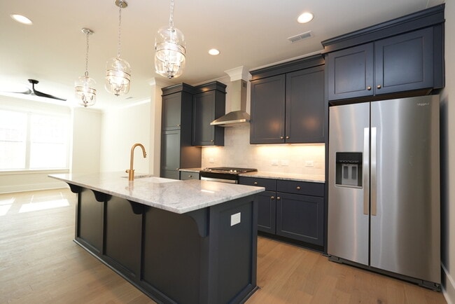 property at 1405 Kenilworth Ave