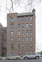 8602 Park Ln S in Woodhaven, NY - Foto de edificio - Building Photo