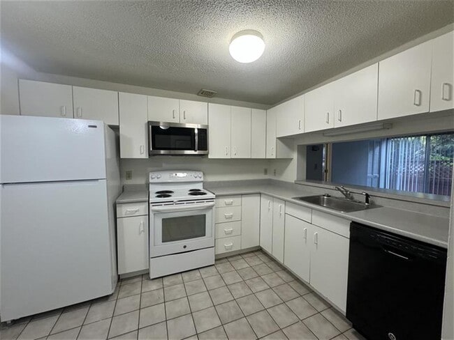 199 Beacon St, Unit 5, Unit 5