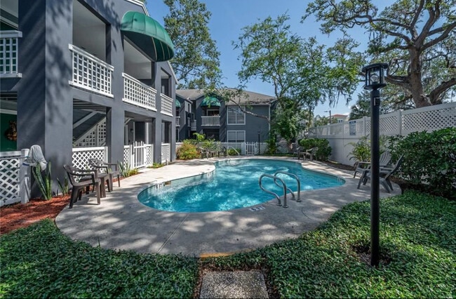 property at 606 S Albany Ave