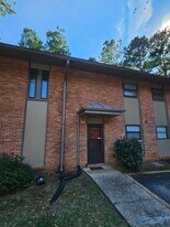 2222 Colony Dr SW in Huntsville, AL - Building Photo