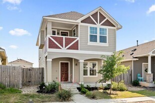 215 Friendship Oak Dr in San Marcos, TX - Building Photo
