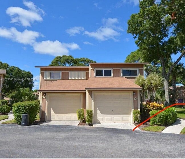 property at 381 Maplecrest Cir