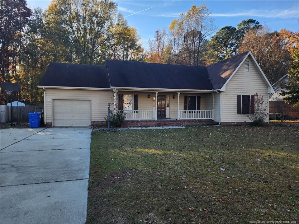 6160 Lakeway Dr in Fayetteville, NC - Building Photo