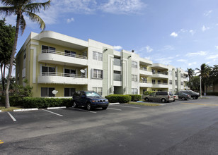 Palm Cove in Miami, FL - Building Photo - Building Photo