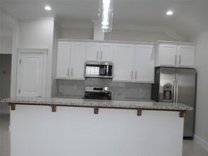 1209 Elm St in Baytown, TX - Building Photo - Building Photo