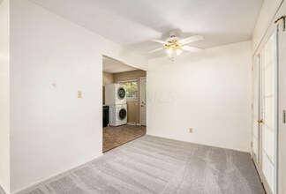 740 Stinchcomb Dr in Columbus, OH - Building Photo - Building Photo