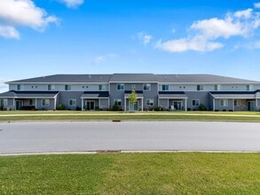 Enclave in De Pere, WI - Building Photo - Building Photo