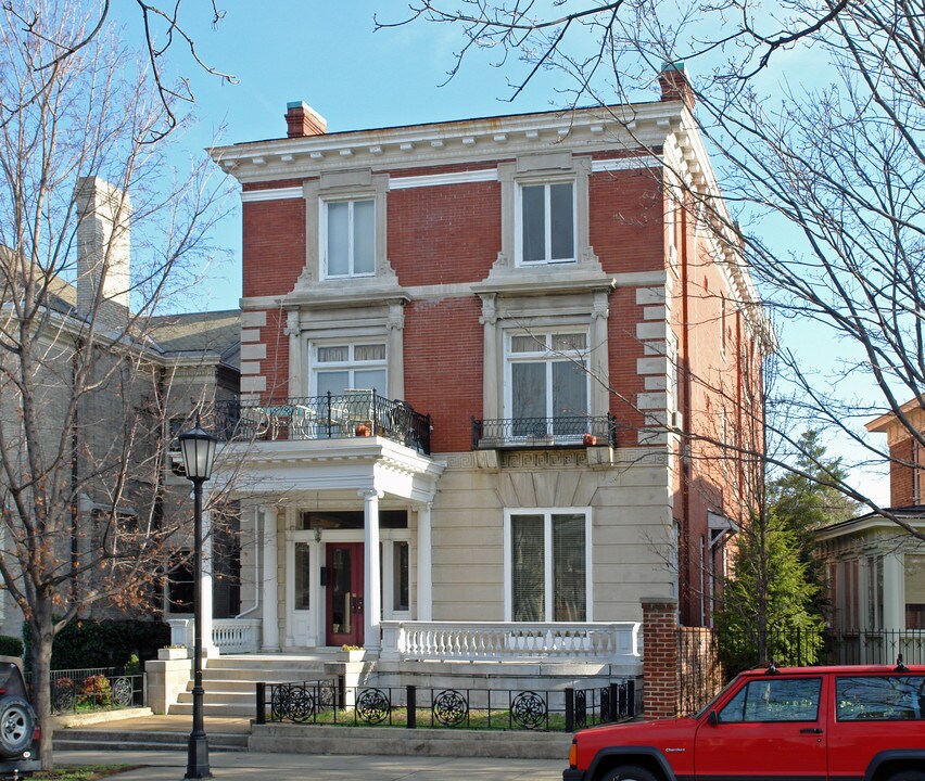 1810 Monument Ave in Richmond, VA - Foto de edificio