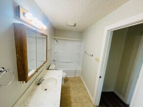 1114 N Elgin Ave in Portales, NM - Building Photo - Building Photo