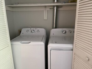 132 Manhattan Ct, Unit 132 Manhattan Court in Cary, NC - Foto de edificio - Building Photo