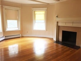 157 Thorndike St in Brookline, MA - Building Photo