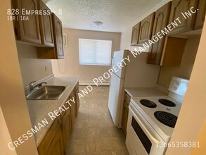 828 Empress St in Regina, SK - Building Photo - Building Photo