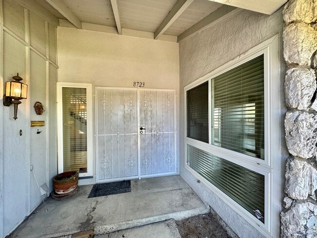 8723 Blue Lake Dr in San Diego, CA - Building Photo - Building Photo