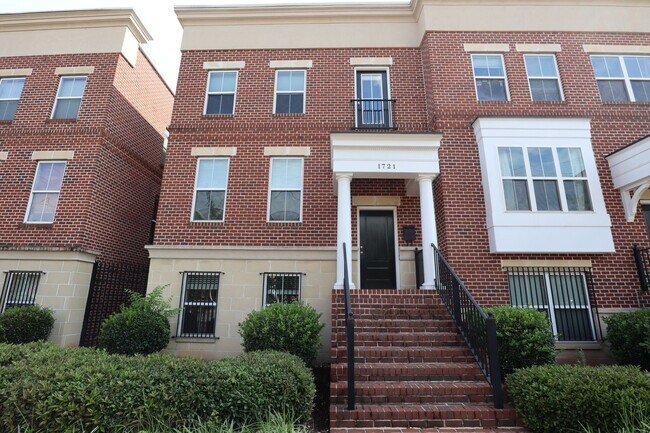property at 1721 W Cary St