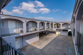 West Adams Studios in Los Angeles, CA - Building Photo - Building Photo