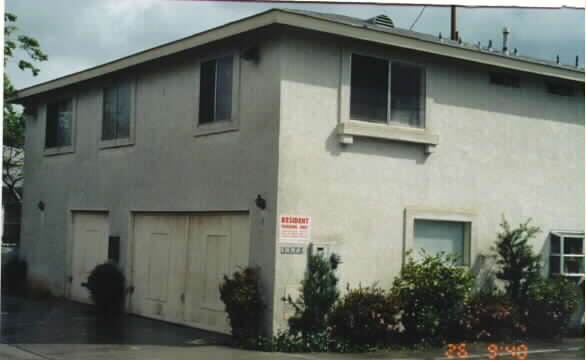 1172 Sumner Ave in El Cajon, CA - Foto de edificio - Building Photo