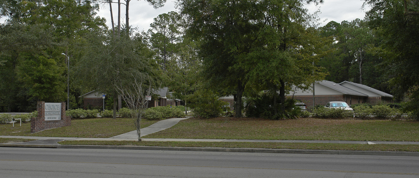 New Horizons Properties Iv - Choice Apartment in Gainesville, FL - Building Photo