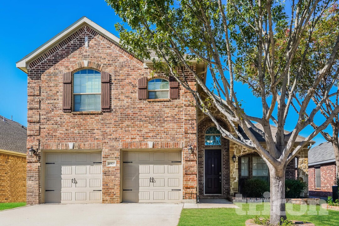 11821 Basilwood Dr in Fort Worth, TX - Building Photo