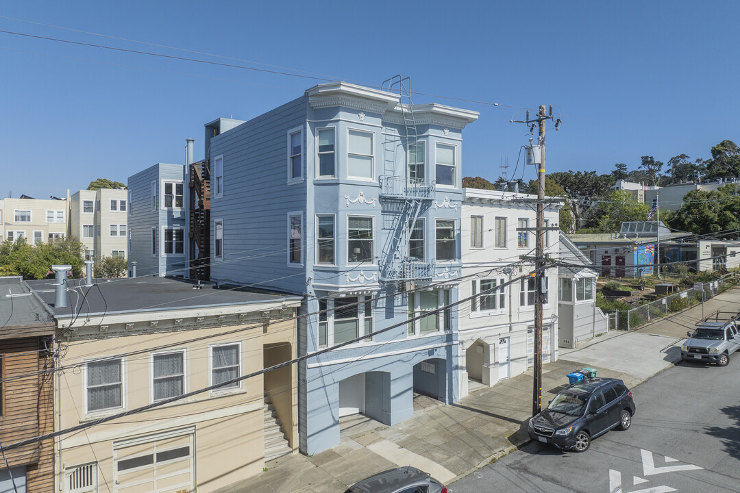 724 16th Ave in San Francisco, CA - Building Photo