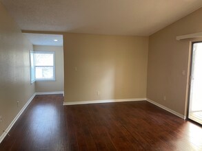 2942 Antique Oaks Cir in Winter Park, FL - Foto de edificio - Building Photo