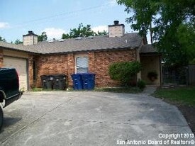 6313 Waddesdon Wood in San Antonio, TX - Building Photo