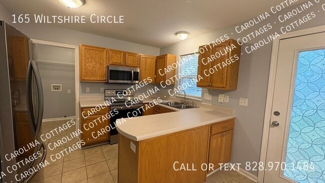 165 Wiltshire Cir in Fletcher, NC - Building Photo - Building Photo