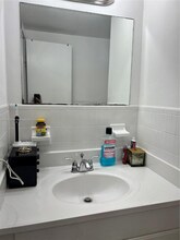 1100 NE 1st Ct in Hallandale Beach, FL - Foto de edificio - Building Photo